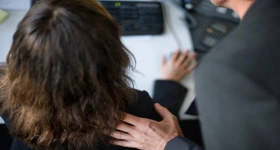 مدرس يتحرش بطالبات خلال نشاط ثقافي في بلد عربي