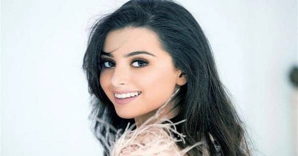 ابنة عاصي الحلاني تشعل حفل إليسا بـ " يا مرايتي "