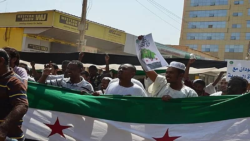 فيديو..إفطار صائمين تحت وابل من الرصاص بالخرطوم