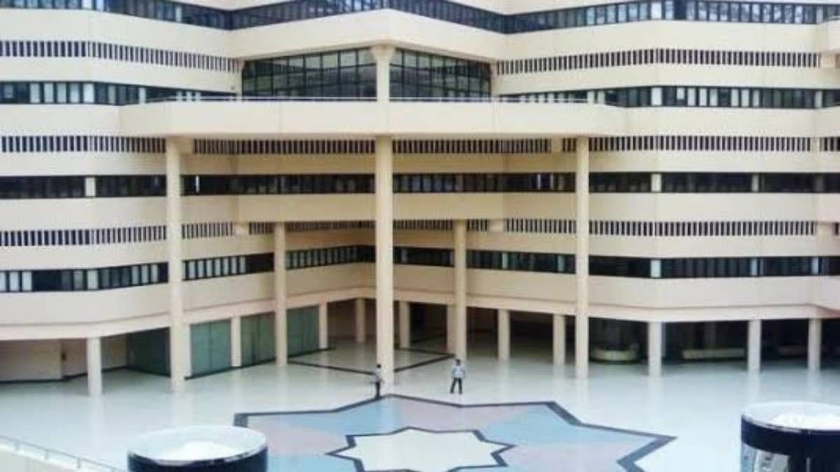 بالفيديو.. فرحة ذوي طالبة من جامعة القصيم بعد إعلان أسماء الخريجين