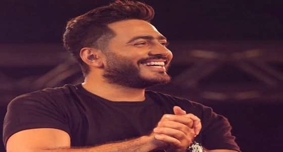 تامر حسني يٌوقف حفله 30 دقيقة لمنع التحرش بجمهوره