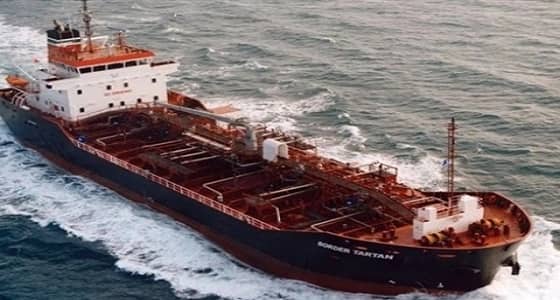 انفجاران كبيران استهدفا ناقلتي نفط بمياه بحر عمان