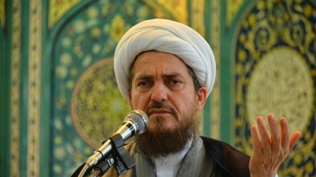 مستشار خامنئي يُخرف ويدعي علاج كورونا بدهن المؤخرة بالزيت