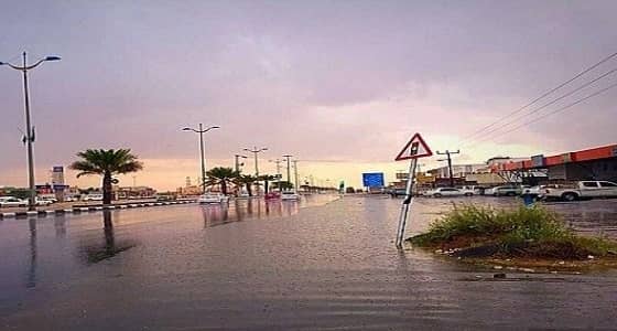 مصرع سبعيني جرفت السيول سيارته بالقنفذة