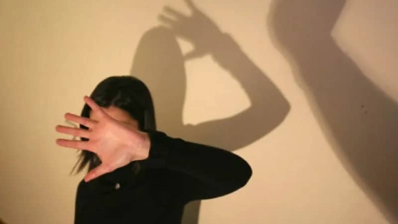 33 رجلًا يتناوبون على اغتصاب فتاة