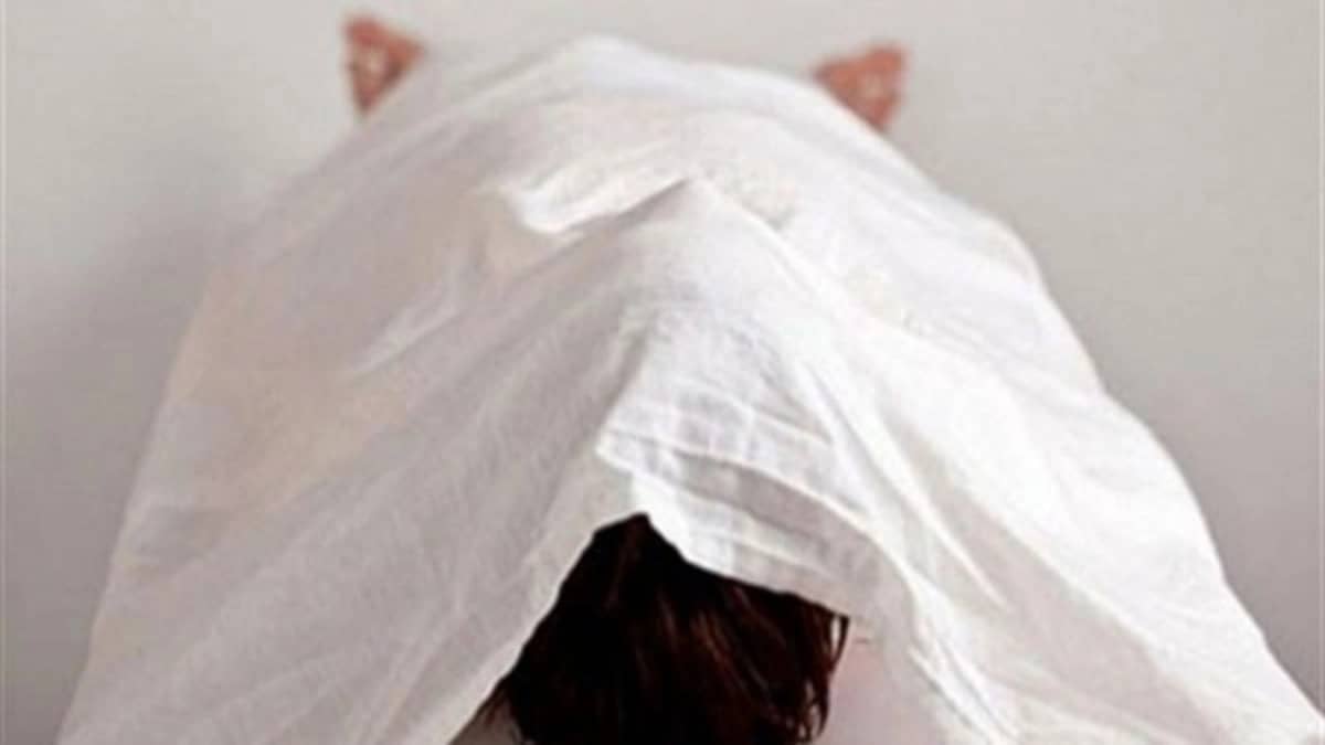 الفيروس ينهي حياة عريس ويجتاح 95 من حضور الزفاف