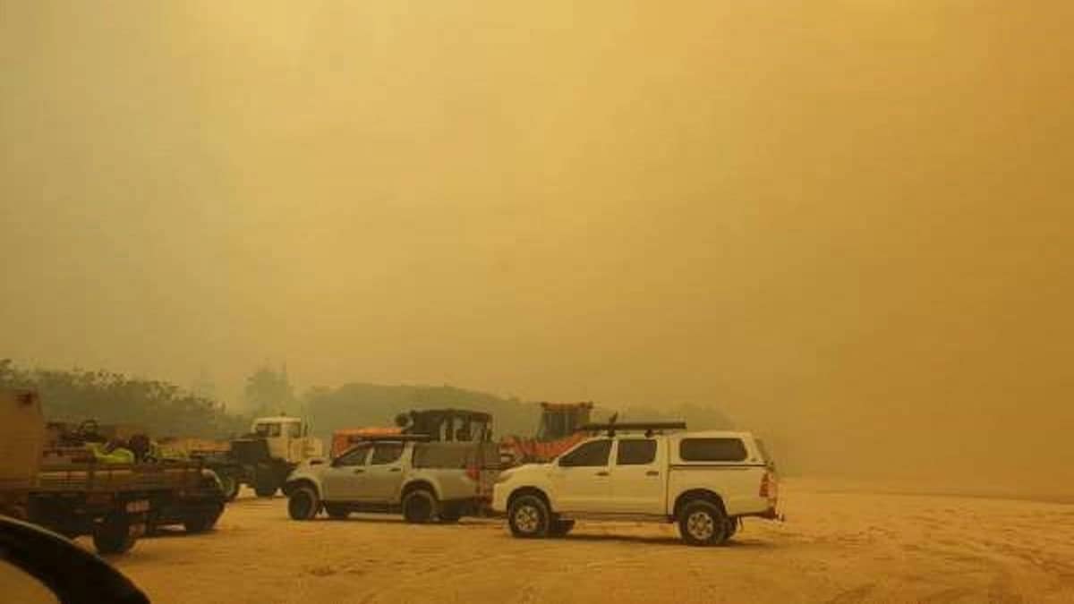 بالصور.. الأمطار تنقذ جزيرة سياحية شهيرة من خطر هدد منازلها