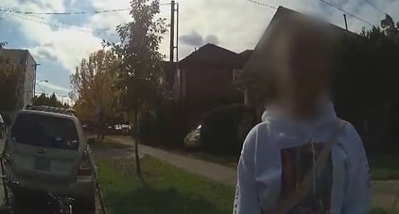 بالفيديو.. شرطيان يعتقلان طالبة «سمراء» في جامعة أمريكية