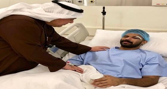 بالصور..العويس يجري عملية جراحية ناجحة في الوجه