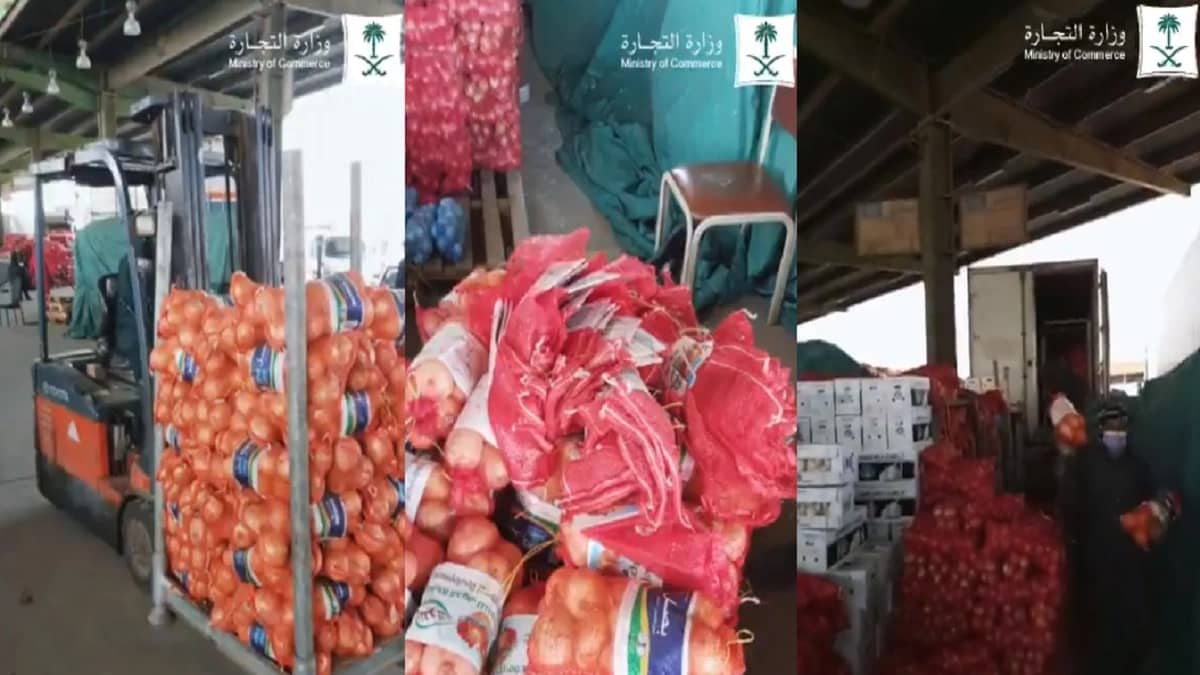 بالفيديو.. ضبط عمالة تُعبئ البصل في أكياس لشركات وطنية لبيعه بسعر أعلى