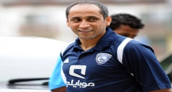 سامي الجابر يمازح أحد جماهير الهلال