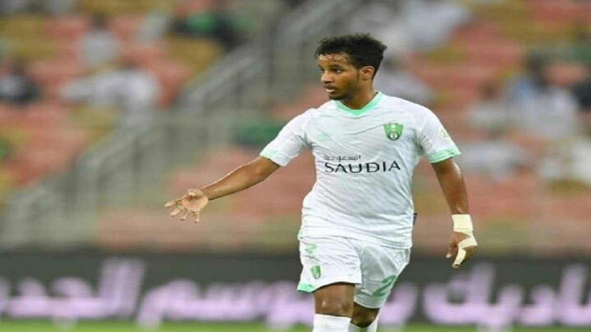 لاعب في الأهلي يثير حيرة جمهوره بصورة الرياض