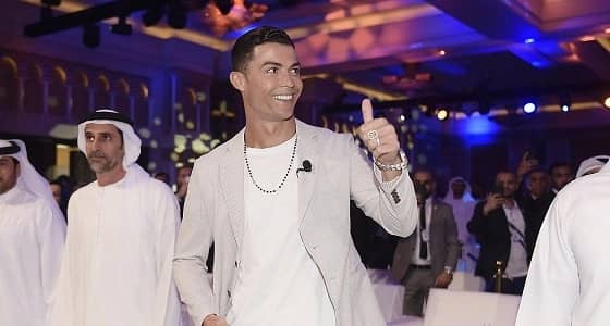 بالتفصيل..يد رونالدو اليسرى تحمل «ثروة»