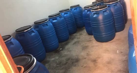 دورية أمنية تضبط أكبر مصنع للخمور في أحد رفيدة