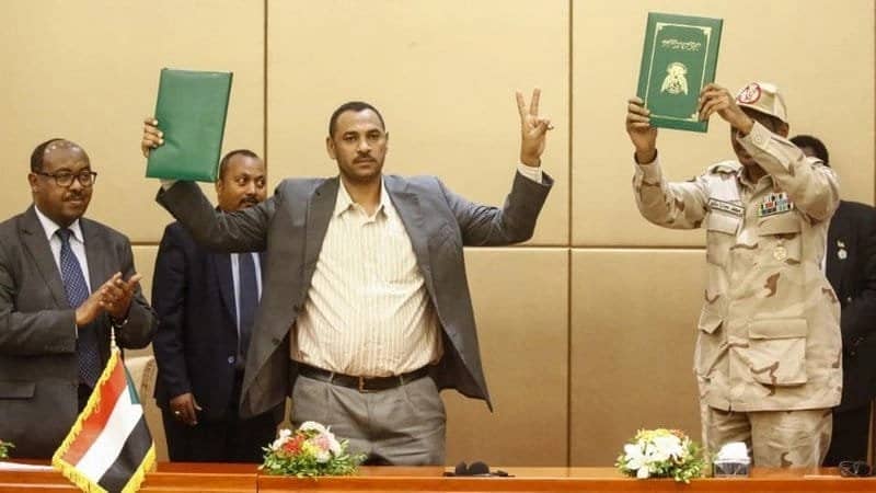 بحضور " الجبير " .. السودان تشهد صفحة جديدة بتوقيع الإعلان الدستوري