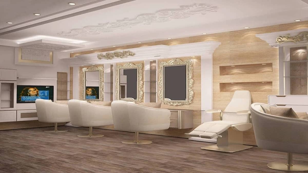 «البلديات» تدعو النساء للإبلاغ فورًا عن صالونات التجميل غير الملتزمة