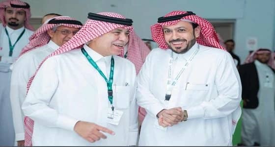 وزير الشوؤن البلدية والقروية المكلف في زيارة لمعرض أمانة الحدود الشمالية