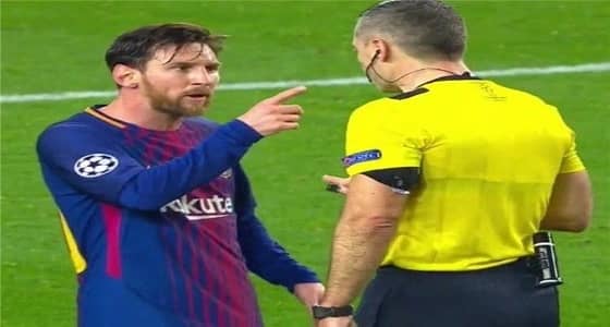 ميسى ينهال بالسباب على حكم لقاء الكلاسيكو