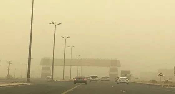 أتربة وغبار على المدينة لـ18 ساعة.. والأرصاد تحذر