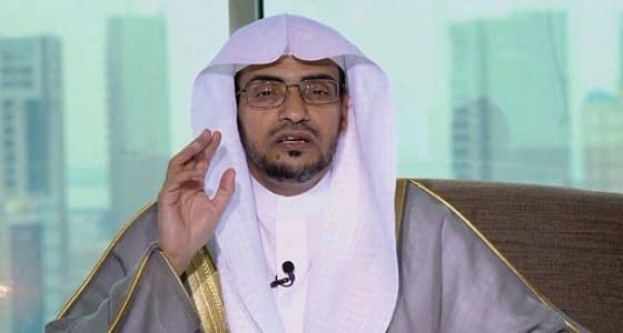 عاملة غير مسلمة تطلب زيارة المسجد النبوي..والمغامسي يرد