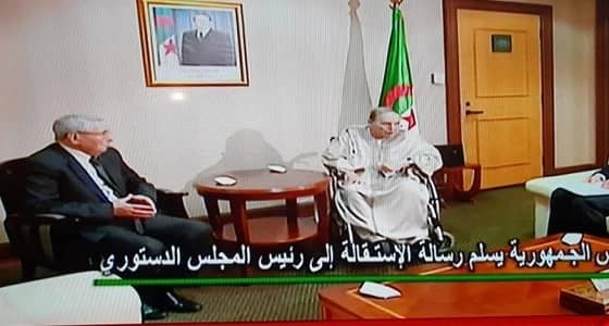 آخر فيديو لبوتفليقة قبل رحيله عن الحكم نهائيا مرتديا " القندورة "