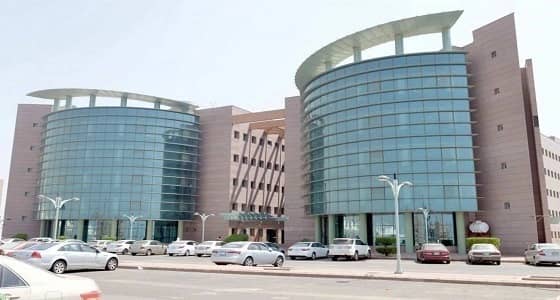 الأجهزة معطلة في كلية الحاسب الآلي.. جامعة جازان ترد