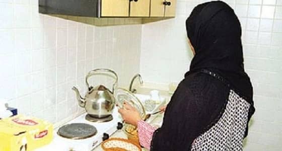 طلب بتغليظ عقوبة العاملة التي وضعت البول بطعام مخدوميها متسببة بفيروس كبد لأحدهم