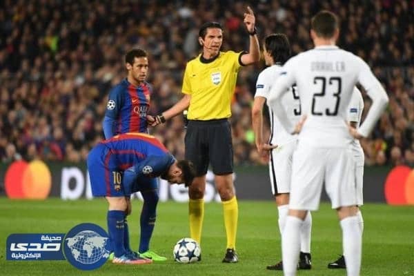 الاتحاد الأوروبي يعلن قراره بشأن حكم مباراة برشلونة وباريس سان جيرمان