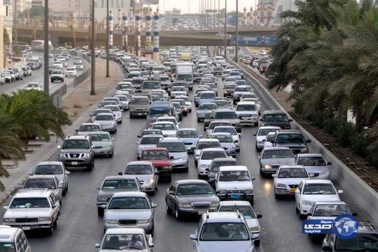 ضبط كميات كبيرة من منتجات المعسل داخل مستودع مخالف في الرياض " صور "