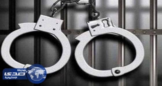 ضبط المعتدي على مدير مدرسة طعناً أثناء الطابور الصباحي انتقاما لشقيقه